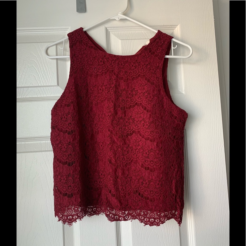 NWOT - Monteau lace crop top